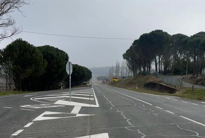 Archivo - Cruce para acceder al Hospital alavés de Leza