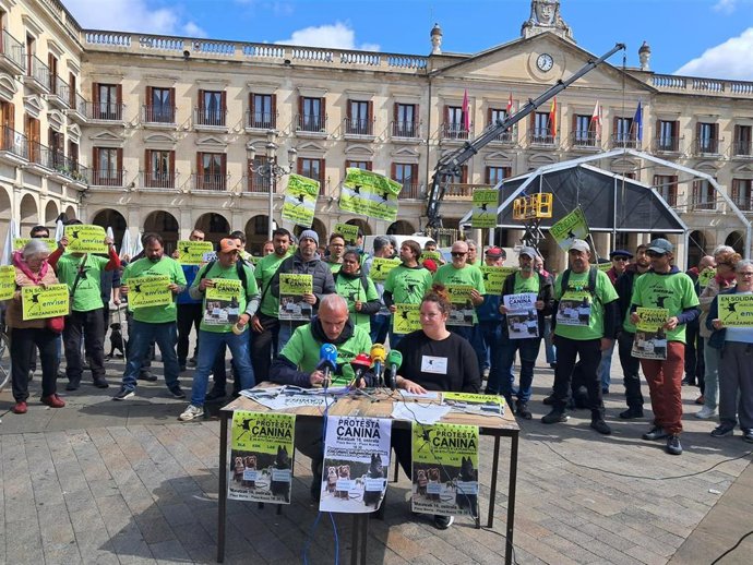 Archivo - Rueda de prensa de los trabajadores de Enviser