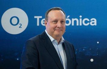 Archivo - FILED - 04 December 2023, Bavaria, Munich: Markus Haas, CEO of Telefónica Deutschland, pictured at the headquarters of mobile communications provider Telefónica (O2). The head of Munich-based mobile phone operator O2 sees his company on the upsw