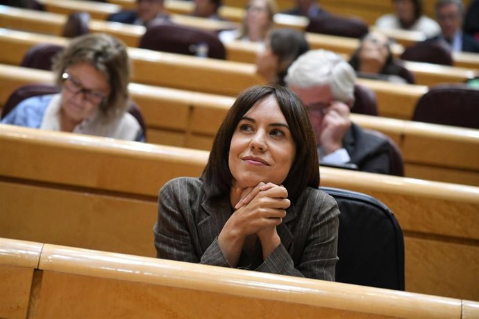La ministra de Ciencia, Innovación y Universidades, Diana Morant, durante una sesión de control al Gobierno, en el Senado, a 7 de octubre de 2025, en Madrid (España). 