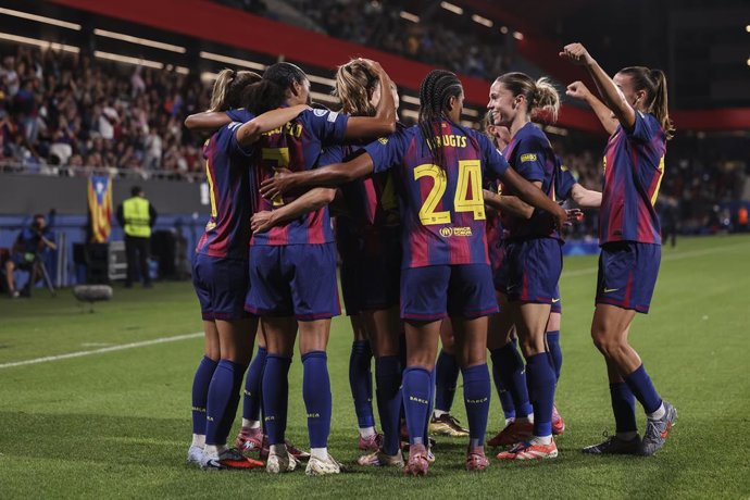 Ewa Barbara Pajor of FC Barcelona celebrates a goal with teammates during the UEFA Women’s Champions League 2025/26 League Phase MD1, football match played between FC Barcelona and FC Bayern Munchen at Johan Cruyff Stadium on October 07, 2025 in Sant Joan