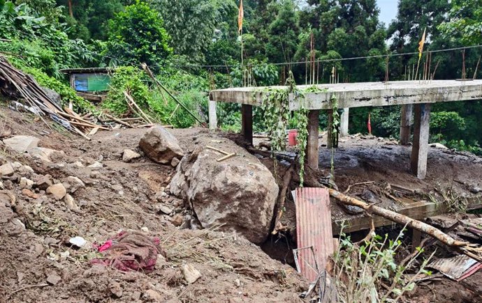 Archivo - Un corrimiento de tierras en India