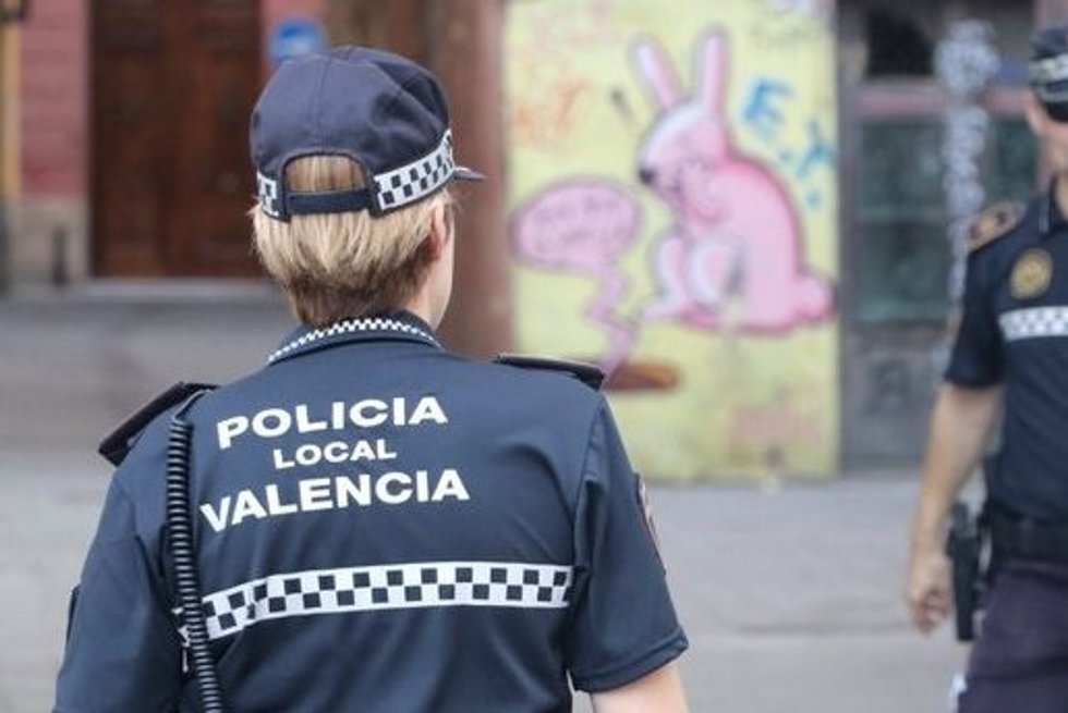 Archivo - Agente de la Policía Local de Valncia