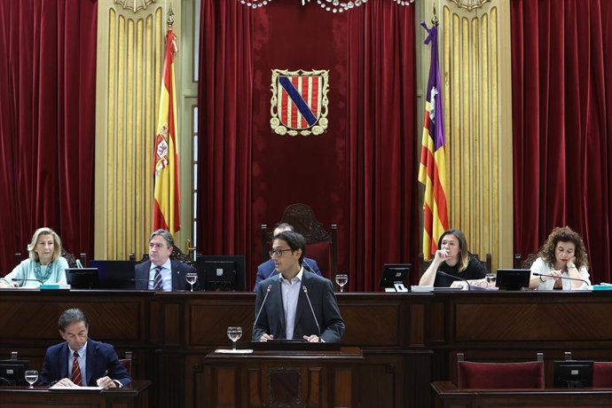 Archivo - El Diputado en el Parlamento de las Islas Baleares por el PSIB, Iago Negueruela.