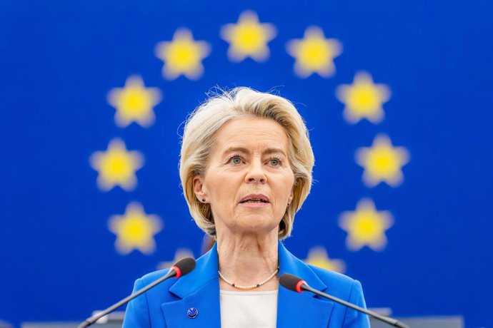 06 de outubro de 2025, França, Estrasburgo: A presidente da Comissão Europeia, Ursula von der Leyen, discursa no Parlamento Europeu em Estrasburgo no início de uma sessão plenária de quatro dias. Foto: Philipp von Ditfurth/dpa