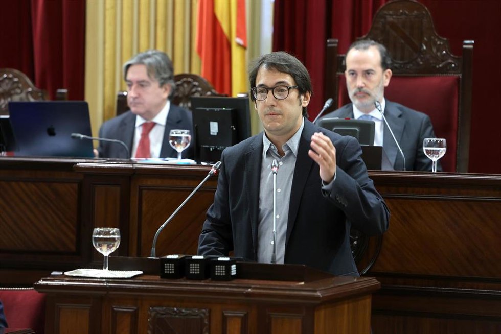 Archivo - El diputado del PSOE en Baleares Iago Negueruela.