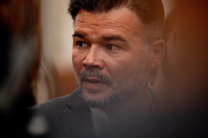 El portavoz de ERC en el Congreso, Gabriel Rufián, durante una sesión plenaria, en el Congreso de los Diputados, a 7 de octubre de 2025, en Madrid (España). El Pleno del Congreso debate y vota hoy la Iniciativa Legislativa Popular (ILP) promovida para aca