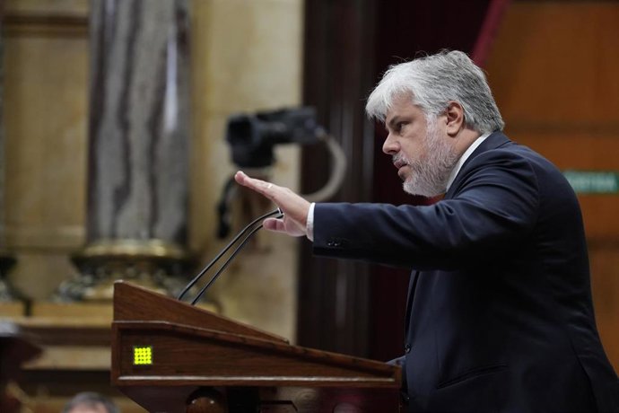 El diputado de Junts, Albert Batet, durante la primera jornada del Debate de Política General, en el Parlament de Catalunya, a 7 de octubre de 2025, en Barcelona, Catalunya (España). Con la tensión patente entre sus socios de investidura, Illa afronta des