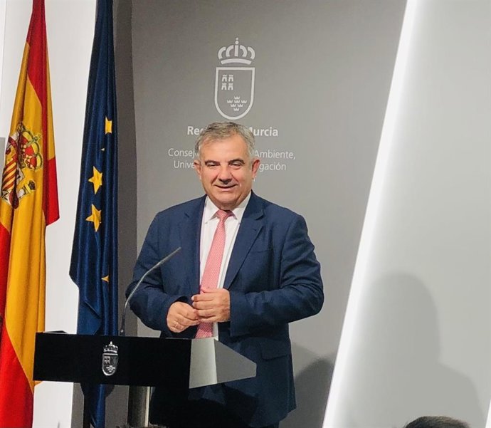 El consejero de Medio Ambiente, Universidades, Investigación y Mar Menor, Juan María Vázquez