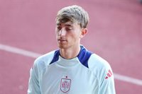 Huijsen abandona la concentración de España y Laporte le sustituye