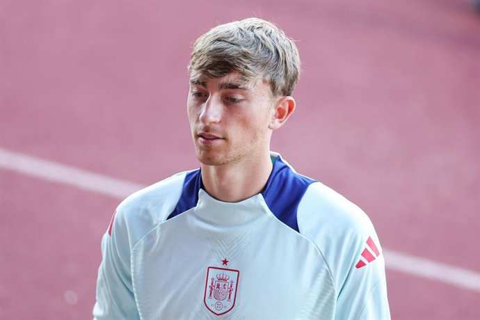 Dean Huijsen of Spain, looks on during a training session prior to the 2026 World Cup qualifying matches against Georgia and Bulgaria, at the Ciudad del Futbol, on October 7, 2025, in Las Rozas, Madrid, Spain.
