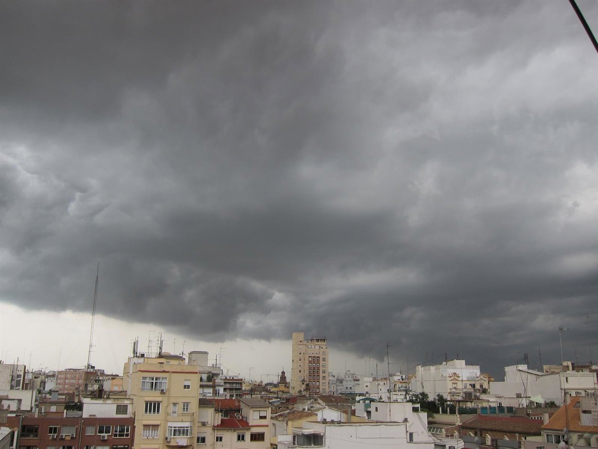 Meteorología prevé lluvias intensas y tormentas puntualmente más intensas de lo previsto este jueves