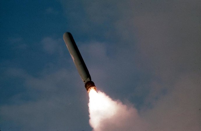 Archivo - April 6, 2017 - *FILE PHOTO* - President Trump ordered a massive military strike on a Syrian air base in retaliation for a 'barbaric' chemical attack he blamed on Syria's President. Navy gun ships USS Porter and USS Ross targeted Shayrat Airfiel