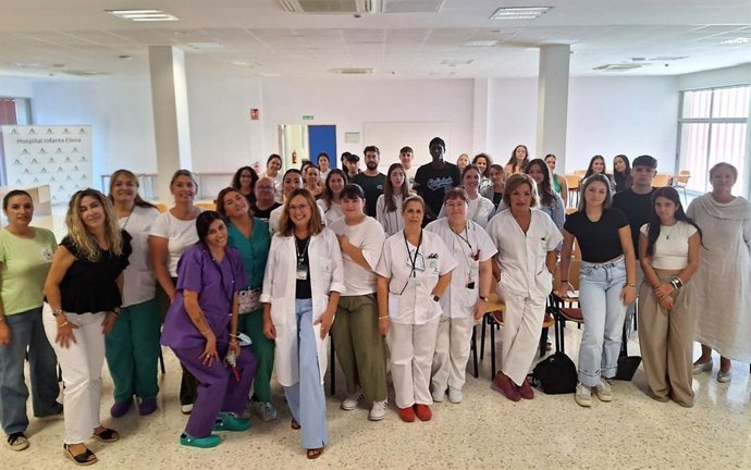 Recepción de alumnos de ciclos formativos que realizan prácticas en el Hospital Infanta Elena de Huelva.