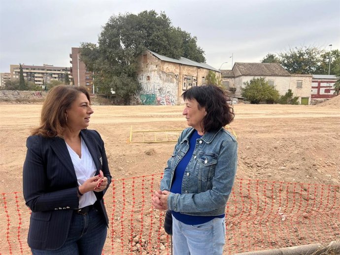 La portavoz del grupo municipal socialista en el Ayuntamiento de Granada, Raquel Ruz, en las inmediaciones del Cortijo de la Mariana.