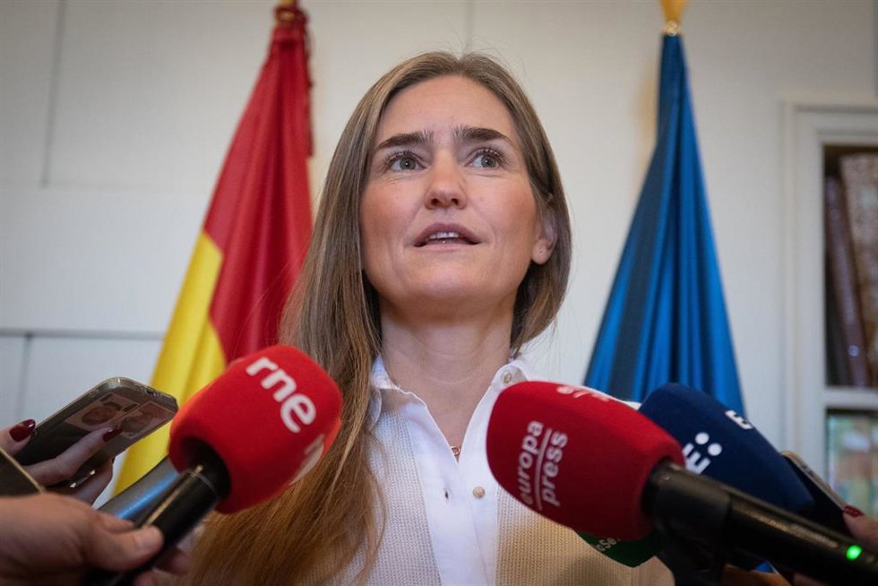 La vicepresidenta del Gobierno y ministra para la Transición Ecológica y el Reto Demográfico, Sara Aagesen, ofrece declaraciones a los medios, en la sede del Ministerio, a 6 de octubre de 2025, en Madrid (España).