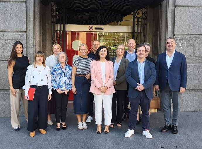 Suediako ordezkaritza bat Bilbon etxebizitza publikoaren eredua ezagutzeko