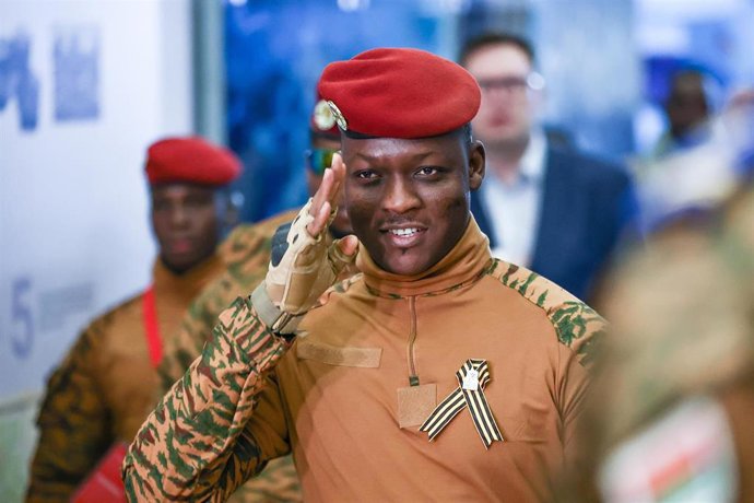 Archivo - El líder de la junta militar y presidente de transición de Burkina Faso, Ibrahim Traoré, durante una visita oficial a Rusia en mayo de 2025 (archivo)