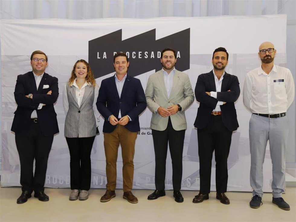 Reunión de concejales de Alcalá con la representantes de la Asociación de Jóvenes Empresarios de Sevilla AJE.