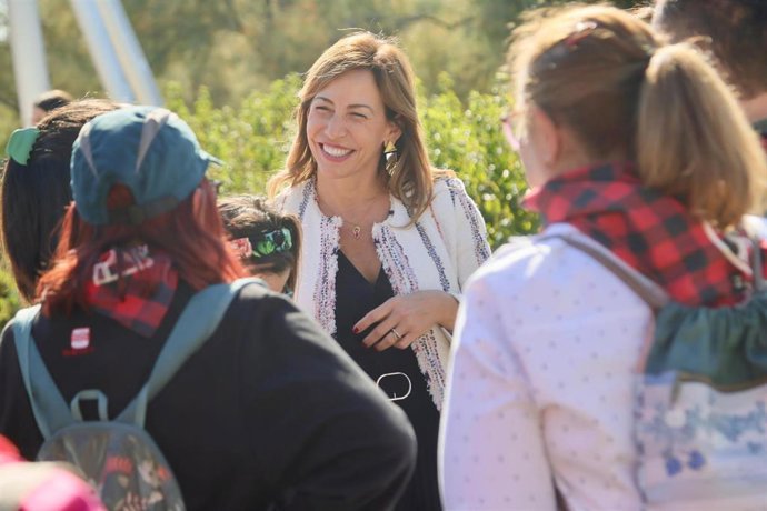 La alcaldesa de Zaragoza, Natalia Chueca, visita Río y Juego.