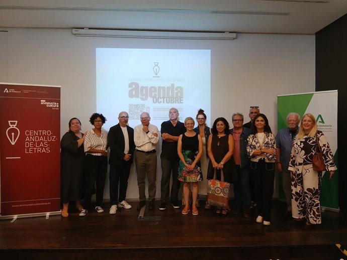 Foto de familia Centro Andaluz de las Letras.