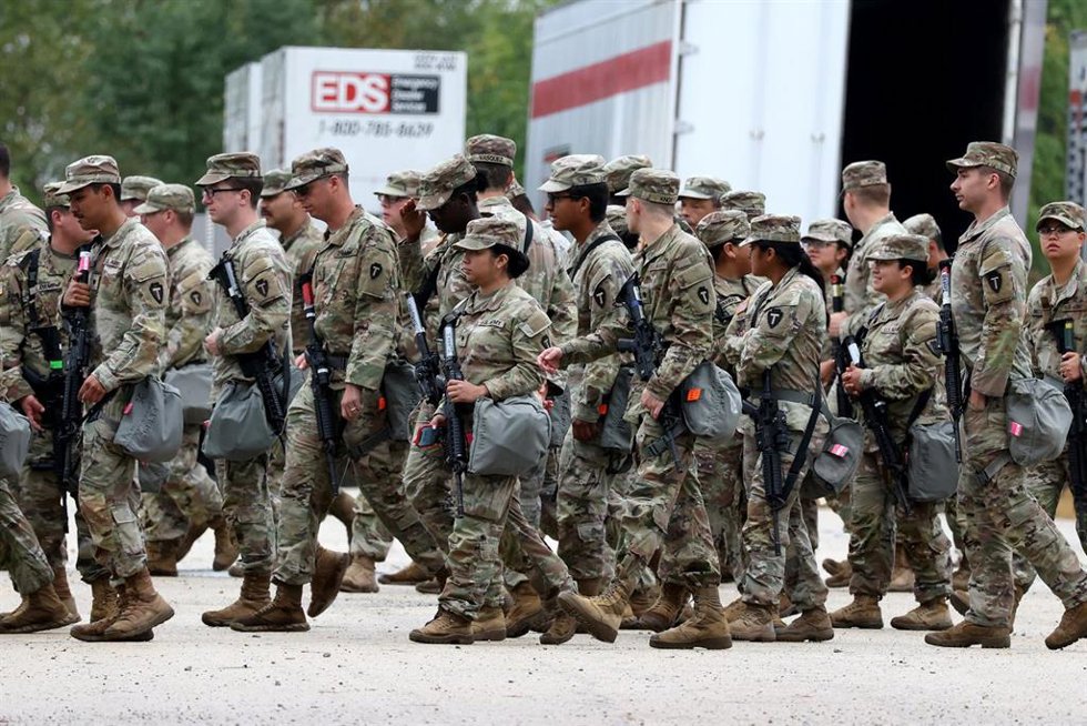 Miembros de la Guardia Nacional de Texas desplegadas en Illinois