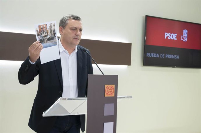 El portavoz del PSOE en las Cortes de Aragón, Fernando Sabés.