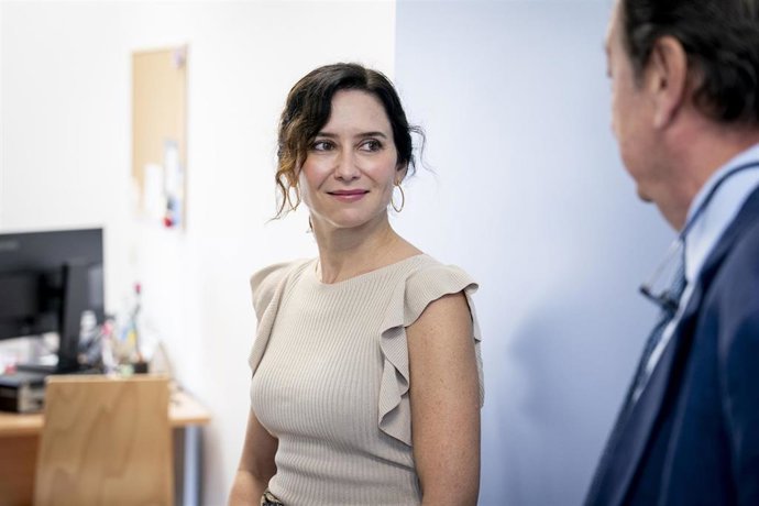 La  presidenta de la Comunidad de Madrid, Isabel Díaz Ayuso, visita el nuevo Centro de Salud Mental Infanto-Juvenil del Hospital público Universitario José Germain, a 6 de octubre de 2025,
