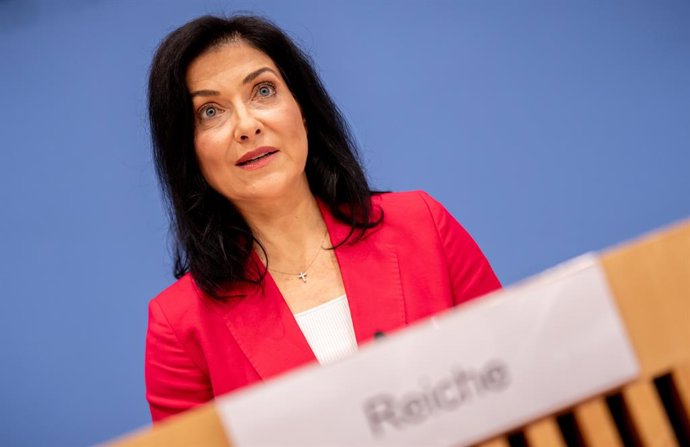 08 October 2025, Berlin: Katherina Reiche, German Minister for Economic Affairs and Energy, attends the presentation of the Federal Government's Autumn Projection 2025 on economic development in the economy. Photo: Michael Kappeler/dpa