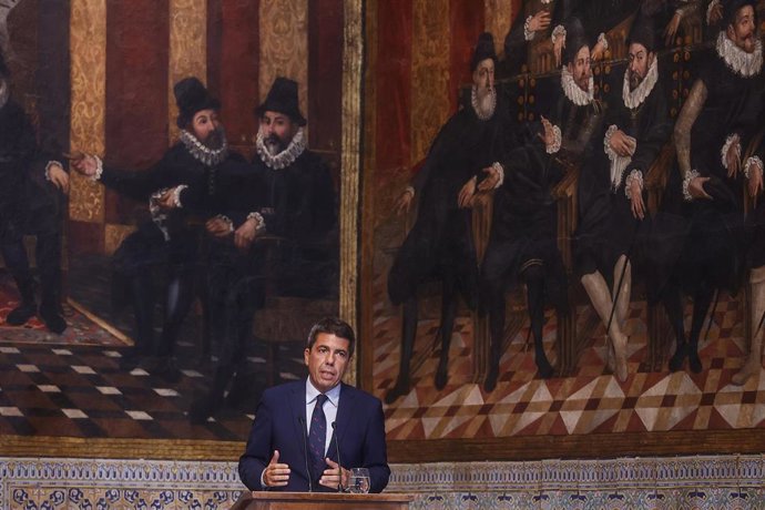 Archivo - El president de la Generalitat, Carlos Mazón, durante el acto institucional por la festividad del 9 d’ Octubre