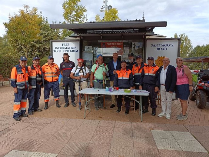 El alcalde de León, José Antonio Diez, visita el Punto de Atención del Camino de Santiago ubicado en Puente Castro.