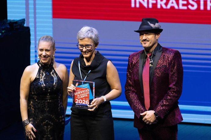 Momento de la entrega del premio.