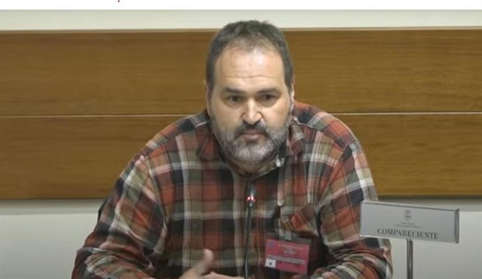 El en su momento responsable técnico de la comarca suroccidental del Principado de Asturias en el Servicio de Gestión Forestal Alberto Fidalgo López comparece en la investigación parlamentaria del accidente de la mina de Degaña.