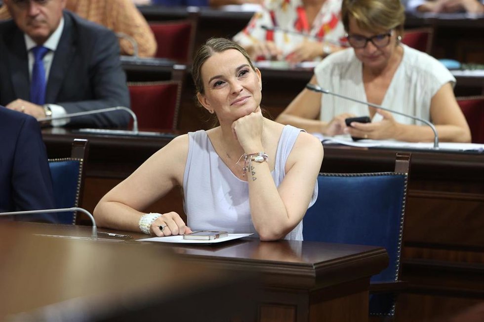 Archivo - La presidenta del Govern, Margalida Prohens, durante un acto en el Parlament.