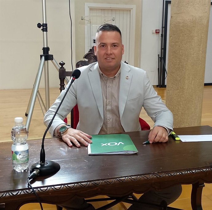 Archivo - El portavoz del grupo de Vox en el Ayuntamiento de Loja, Jesús Lobato