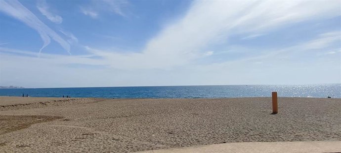 Archivo - Imagen de archivo de una playa de la provincia de Málaga.