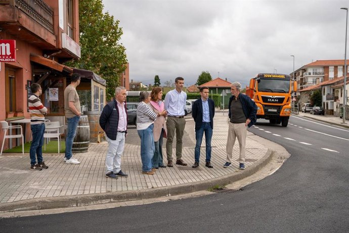 Casares y Díez supervisan las obras de mejora de la N-611 en Polanco con una inversión de más de 586.000 euros