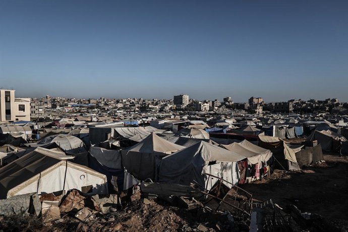 October 8, 2025, Bureij, Gaza Strip, Palestinian Territory: Residents of Al-Bureij refugee camp live in fragile, makeshift tents, lacking basic necessities such as shelter, food, and clean water in central Gaza, on October 8, 2025. The humanitarian crisis