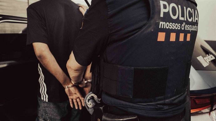 Detenido en Sant Adrià (Barcelona) un hombre reclamado en Italia por presunto tráfico de drogas