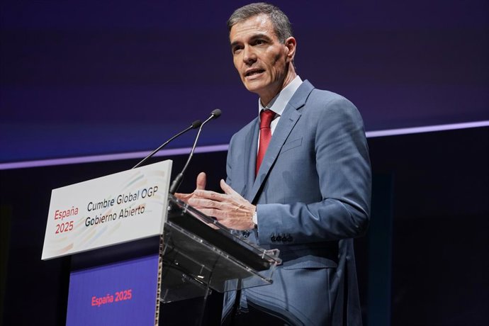 O Presidente do Governo, Pedro Sánchez, durante a inauguração da IX Cúpula Global da Parceria para Governo Aberto (OGP) 2025, no Centro de Conferências Europa, em 7 de outubro de 2025, em Vitoria-Gasteiz, Álava, País Basco (Espanha). Na cúpula