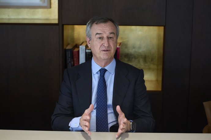 El consejero delegado de Banco Sabadell, César González-Bueno, durante una entrevista para Europa Press, en la sede de Sabadell, a 7 de octubre de 2025, en Madrid (España). César González-Bueno, licenciado en Derecho y Administración de Empresas por ICADE