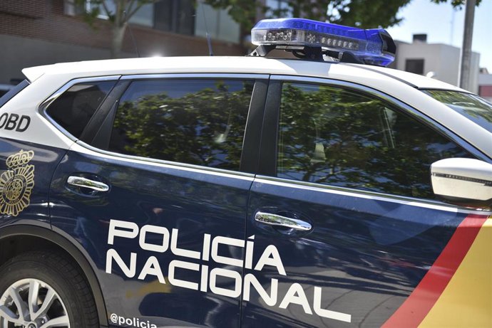 Archivo - Uno coche de Policía Nacional