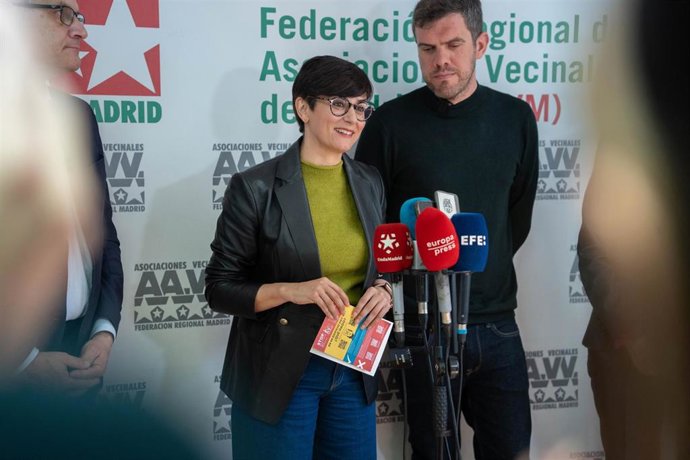 Archivo - La ministra de Vivienda y Agenda Urbana, Isabel Rodriguez , junto a el presidente de la FRAVM, Jorge Nacarino