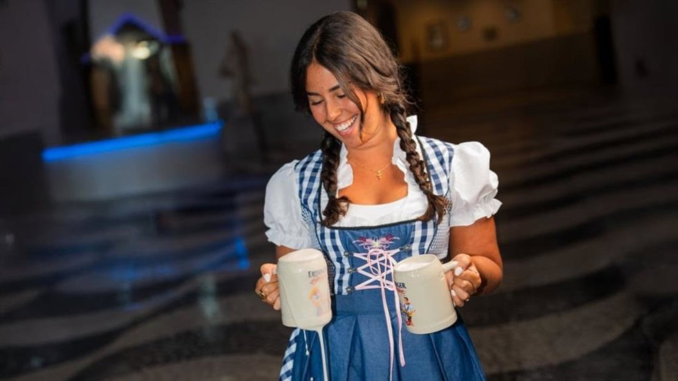 La tradición bávara del Oktoberfest desembarca en WOW porto para una fusión épica de cerveza, salchichas y francesinhas