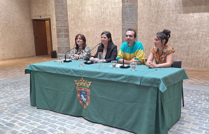 Pamplona se suma a la plataforma Karrikan para impulsar las artes escénicas en la calle.