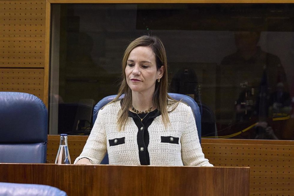 La portavoz de VOX en la Asamblea, Isabel Pérez Moñino, durante el pleno de la Asamblea de Madrid, a 9 de octubre de 2025, Madrid (España). Durante este pleno se debate la acogida de menores extranjeros no acompañados en la región, la política y priorid