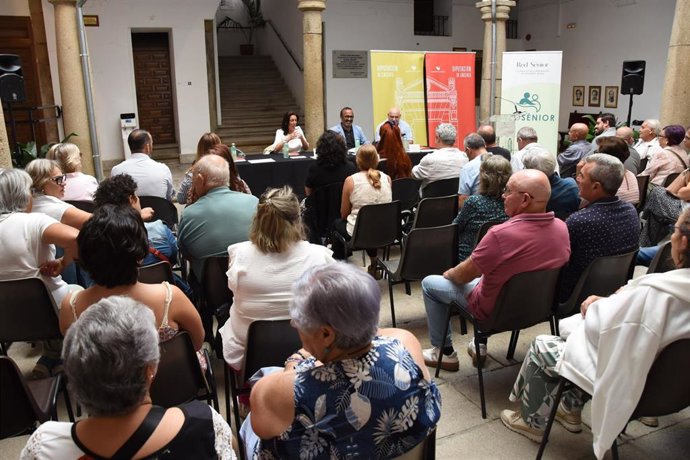 Presentación en Plasencia el proyecto 'IA Senior' que busca convertir a las personas mayores en agentes activos de innovación