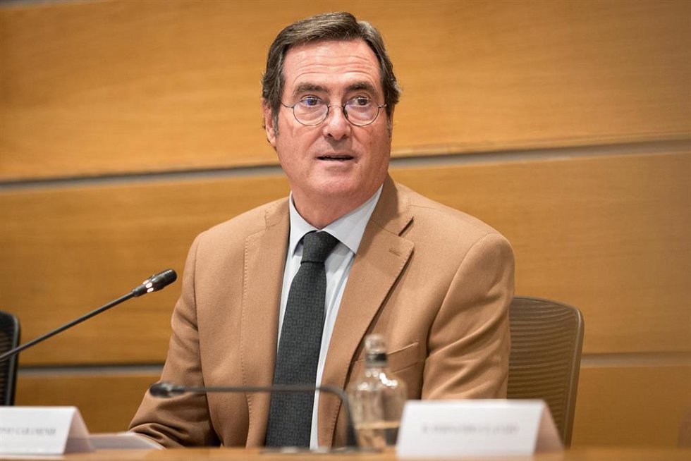 El presidente de la CEOE, Antonio Garamendi, durante el seminario 'África: inversión en talento y desarrollo, en la sede de la CEOE, a 25 de septiembre de 2025, en Madrid (España). Organizado por la Confederación Española de Organizaciones Empresariale