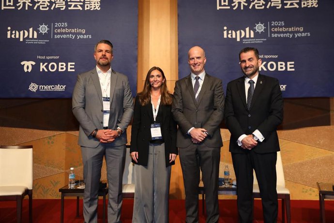 La directora de Relaciones Institucionales, Ingrid Boqué, en una de los encuentros que ha liderado.