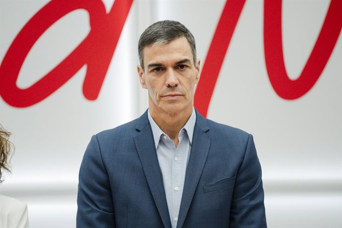 O Presidente do Governo e Secretário-Geral do PSOE, Pedro Sánchez, preside a reunião do Comitê Executivo Federal (CEF) na sede do PSOE na Calle Ferraz, em 9 de outubro de 2025, em Madri (Espanha).